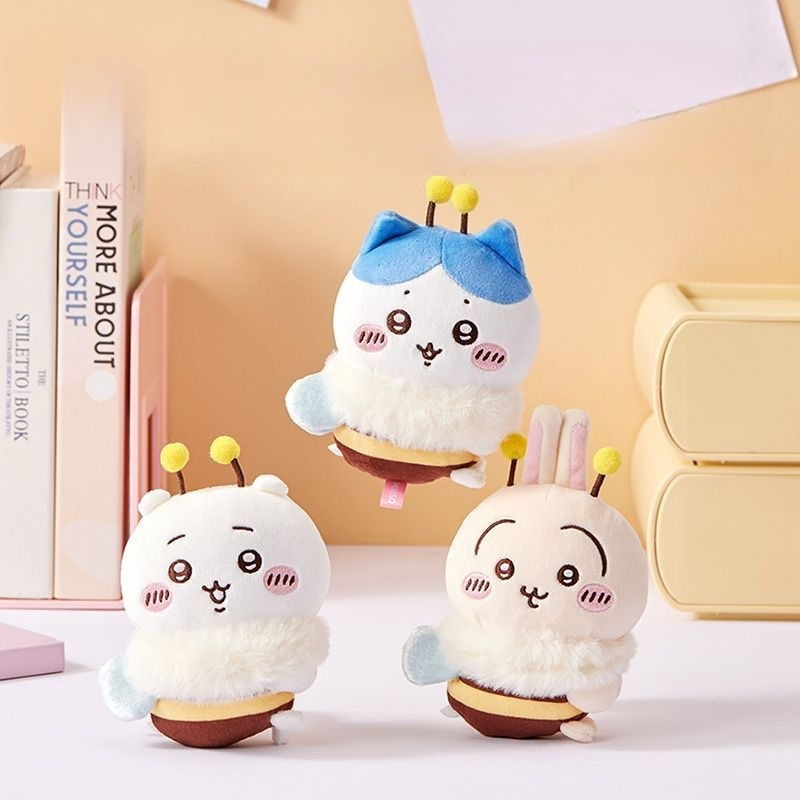 Interior Design Mockup - Boneka Hachiware Usagi Seri Lebah Kartun